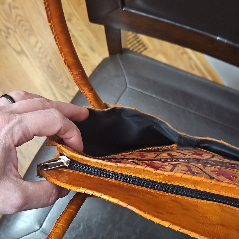 Artistic Tribal Tan Leather Shoulder Bag - Picture 6 of 16